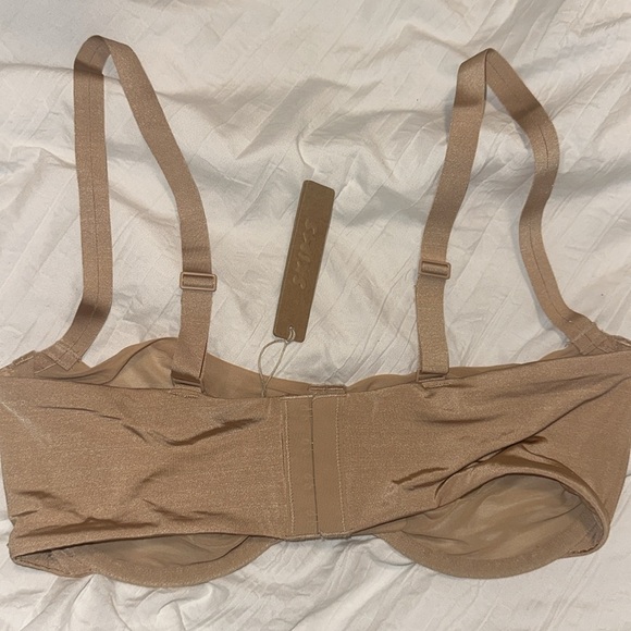 SKIMS UNLINED BALCONETTE BRA - Picture 2 of 3